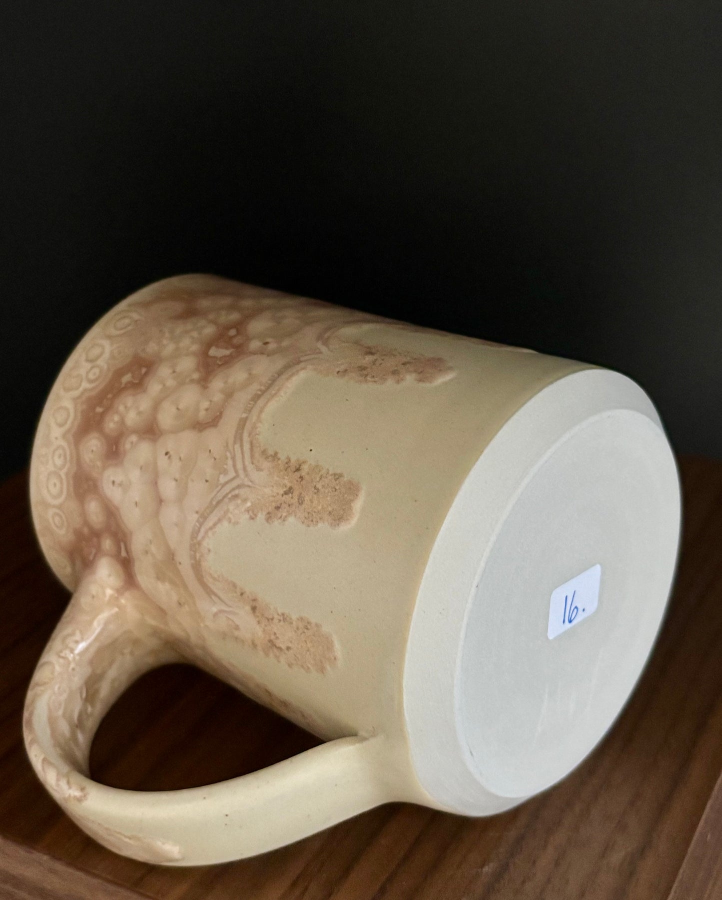 16. Mug