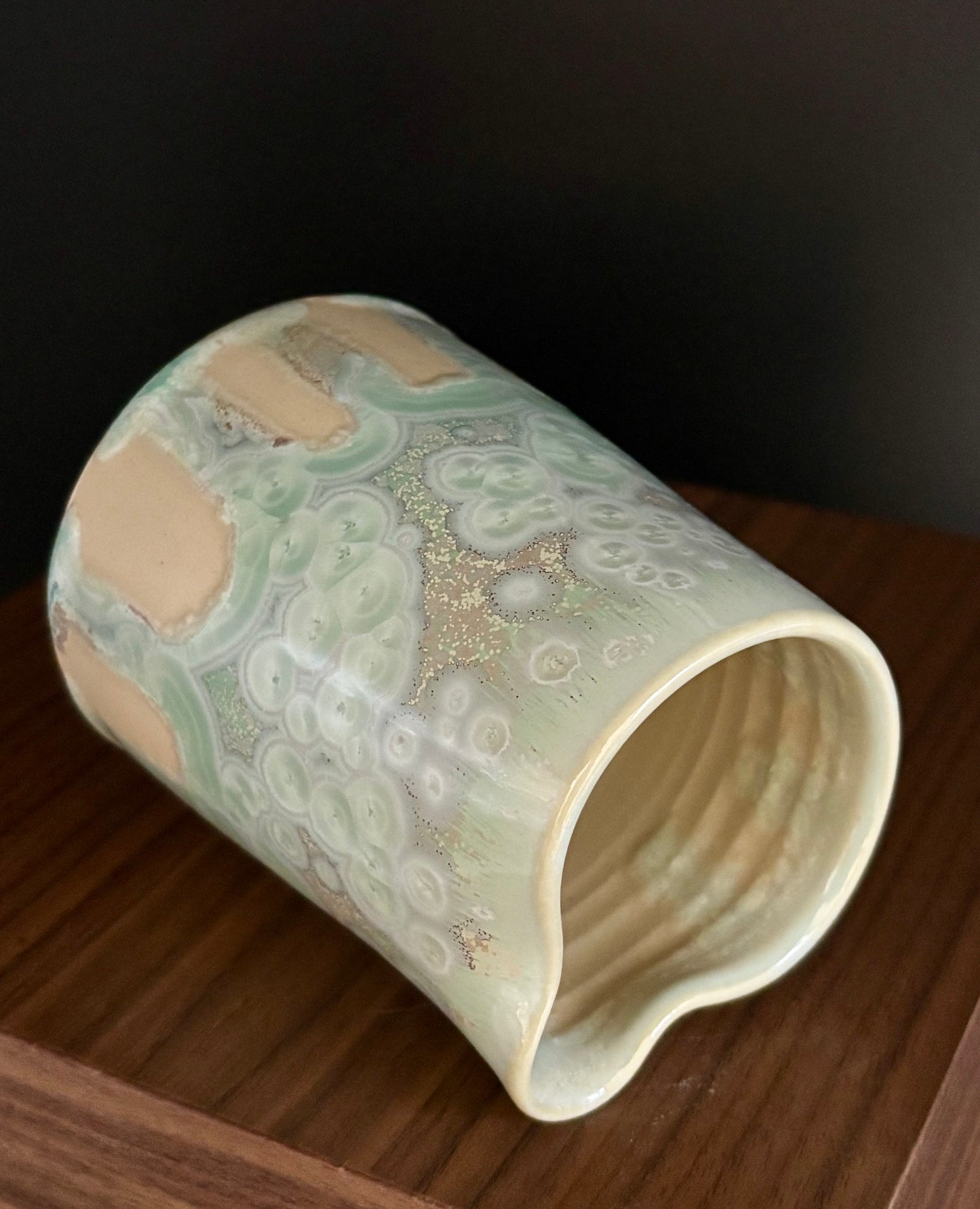 32. Creamer